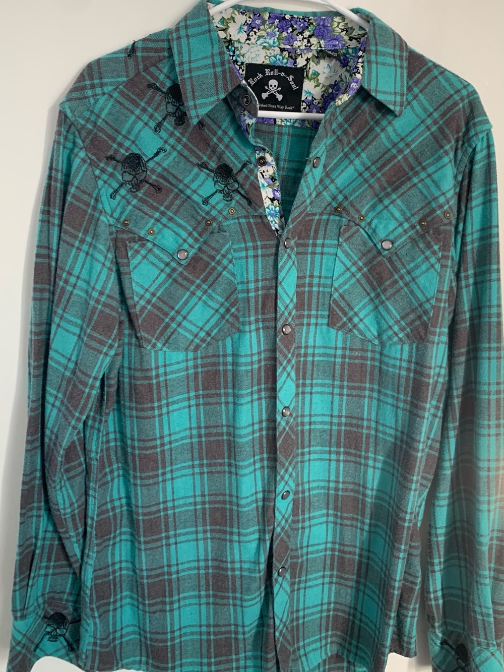Rock Roll n Soul plaid button-down shirt in men’s size Medium